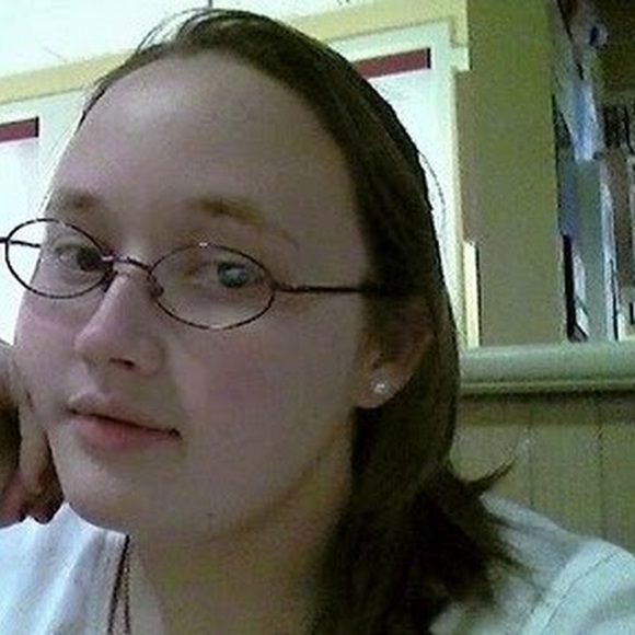 Meet your Posher, Melissa - Picture 1 of 1